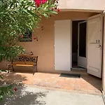 Apartment En Rez-de-jardin Arbore Avec Acces Piscine Et Clim Villeneuve-les-Avignon