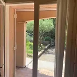 En Rez-de-jardin Arbore Avec Acces Piscine Et Clim Apartment