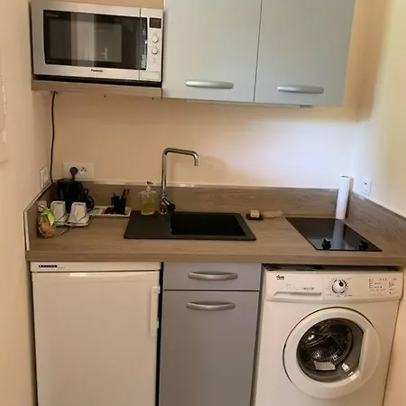 Studio Climatise Avec Grande Piscine Privative Et Parking Apartamento *