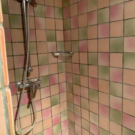 En Rez-de-jardin Arbore Avec Acces Piscine Et Clim Apartment