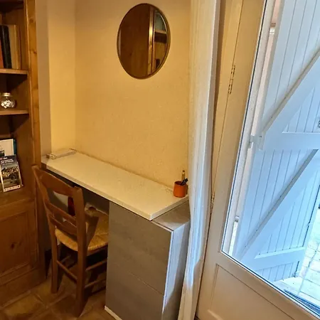 Studio Climatise Avec Grande Piscine Privative Et Parking * Villeneuve-lès-Avignon