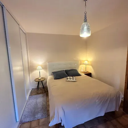 Studio Climatise Avec Grande Piscine Privative Et Parking