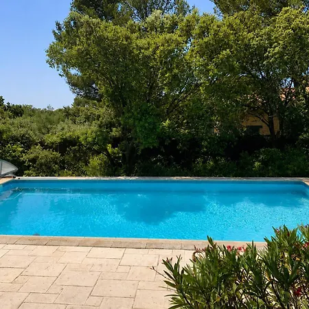 Apartment Climatise Avec Grande Piscine Privative Et Parking Villeneuve-les-Avignon