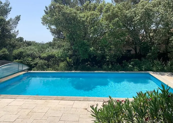 En Rez-de-jardin Arbore Avec Acces Piscine Et Clim Appartement Villeneuve-lès-Avignon